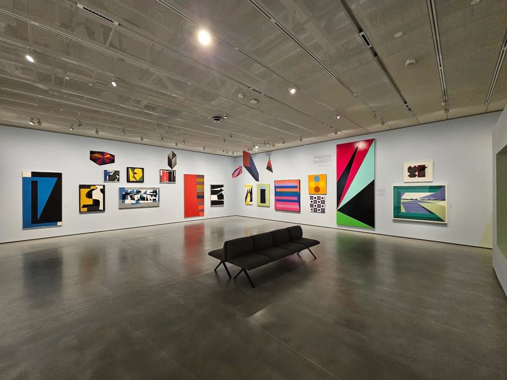 Muzeul găzduiește colecția Tangen , cea mai mare colecție de modernism nordic din lume, și colecțiile permanente ale Kunstsilo. În plus, vor exista artă contemporană digitală internațională, expoziții temporare și o ofertă extinsă cu prelegeri, concerte, experiențe culinare, ateliere, săli de evenimente și evenimente.